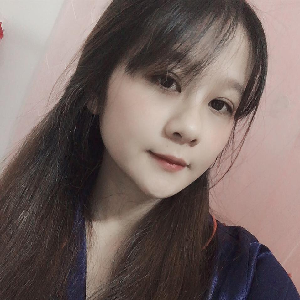 Chi Mai dùng sữa nghệ nano