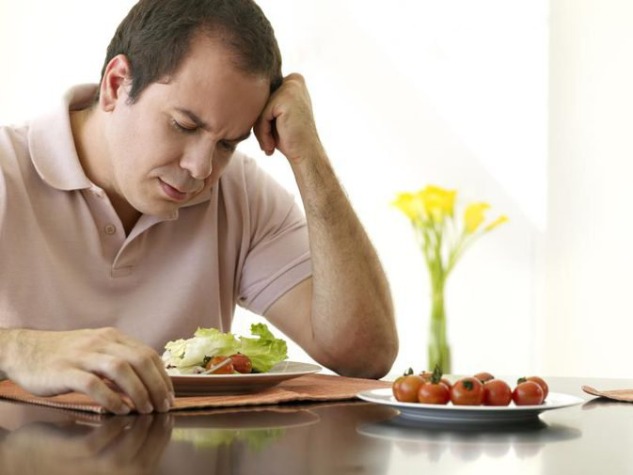 Chán ăn, ăn không ngon là một trong những biểu hiện của đau dạ dày